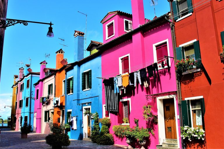 Italy Location Guide
